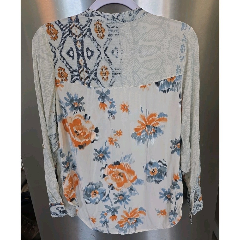 Figueroa & Flower M Button Up Roll Tab Blouse Tribal Snakeskin Floral Collared - Picture 2 of 8